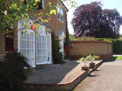 Pinfield Boutique Hotel Slough Exterior photo